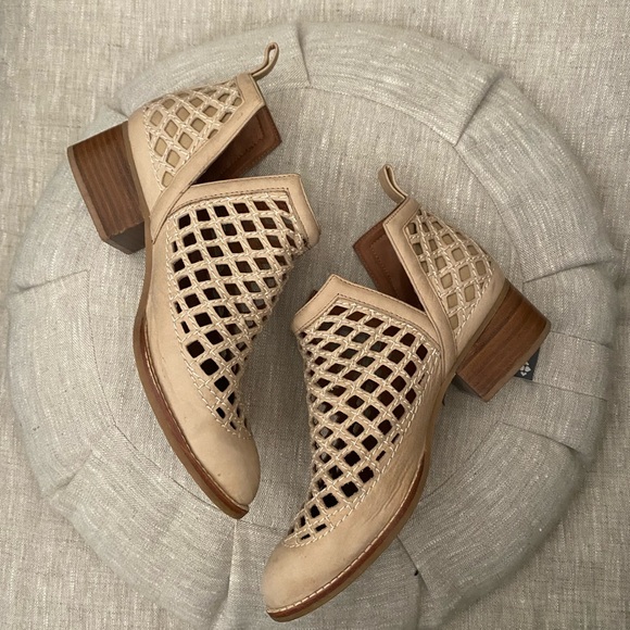 Jeffrey Campbell perforated booties - Picture 5 of 9